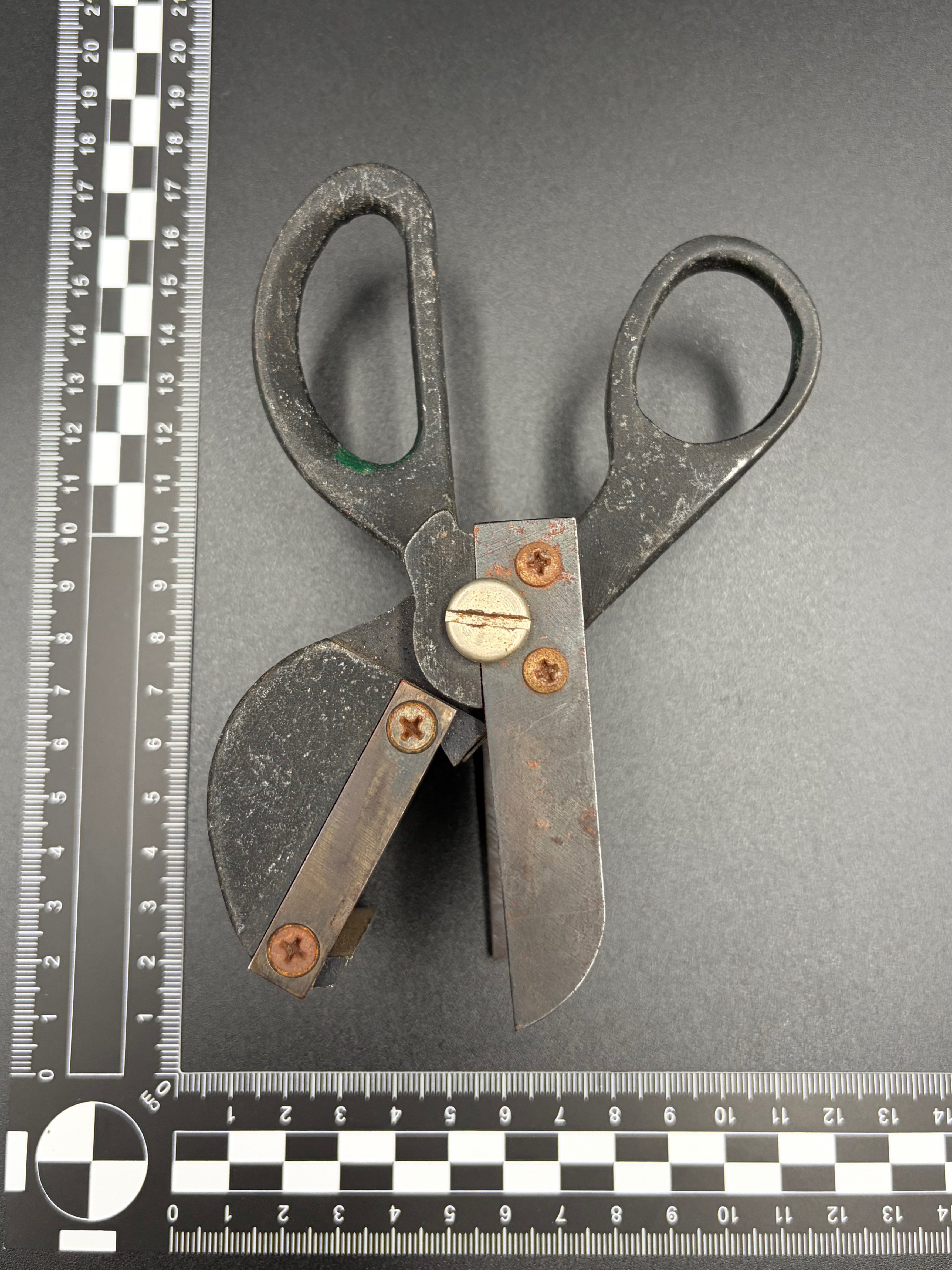 Side view of the Filmsnips with the scissor mechanism open.