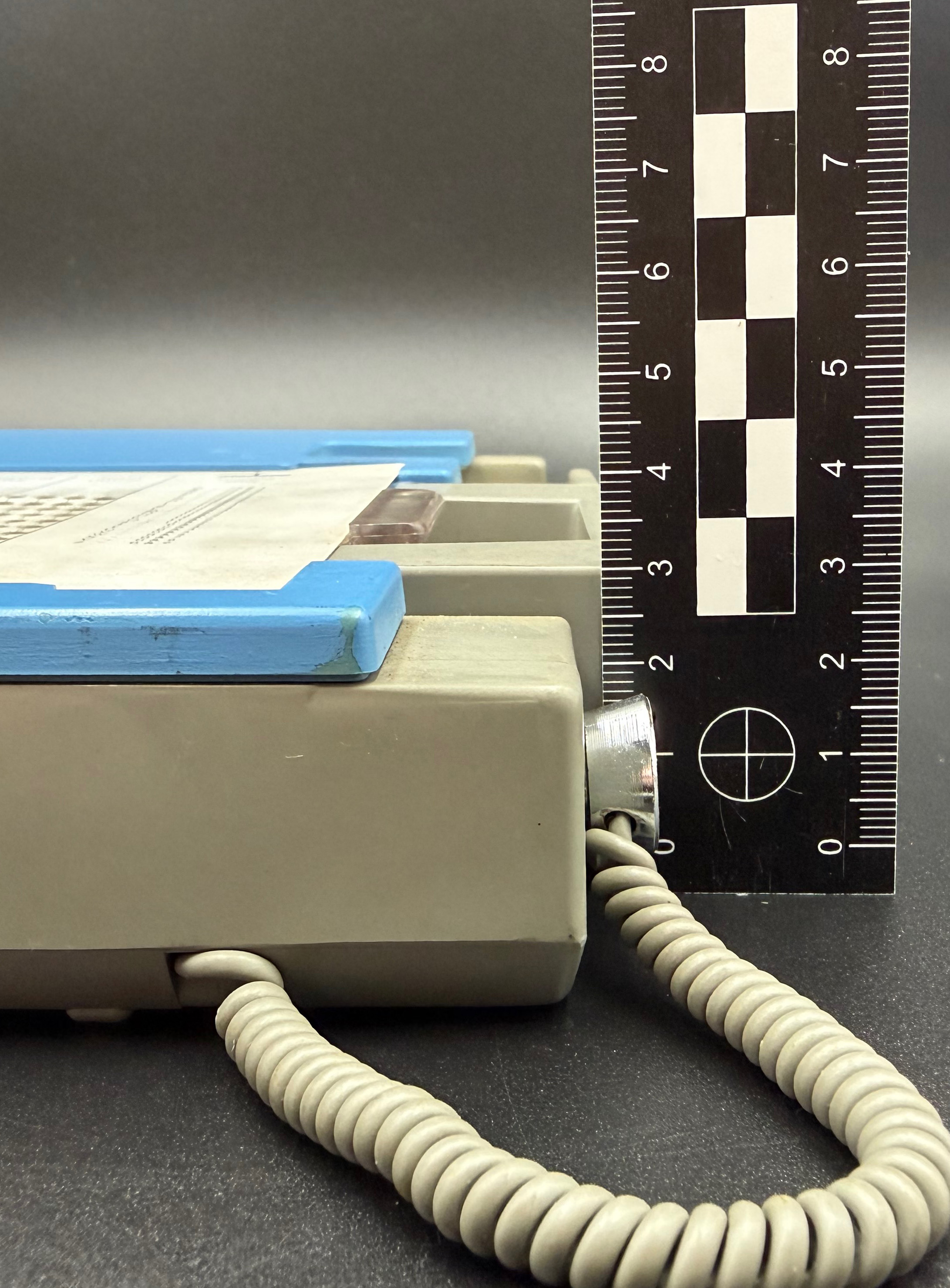 Detail of the side of the unit showing the scale gauge.****