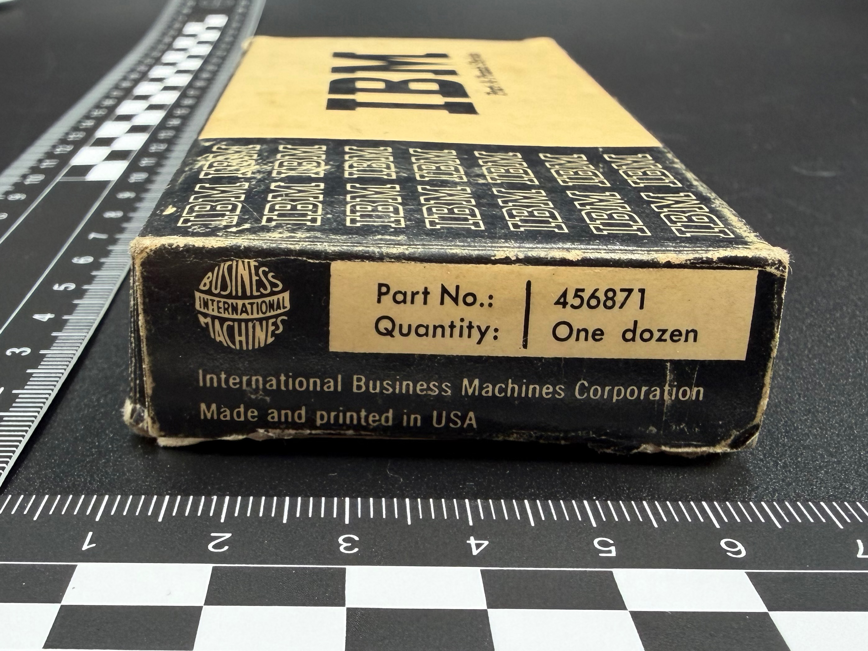 End view of the IBM Port-a-Punch Stylus box showing product information and part number.